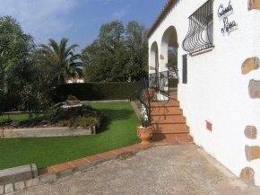 Villa in Estartit with sea beach